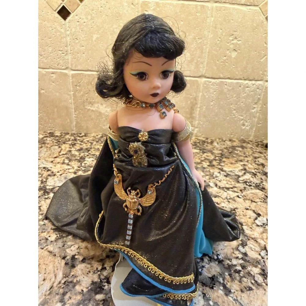 Madame Alexander Cleopatra 86002 1996 Legends #0023/2500 Doll Box COA